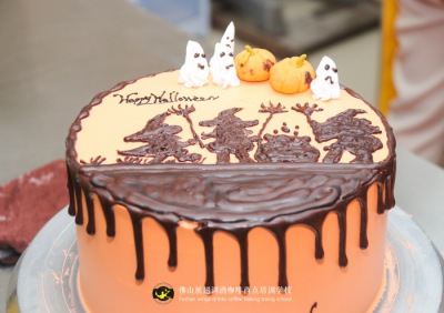 烘焙業(yè)，開(kāi)烘焙加盟店好還是做私房烘焙好？